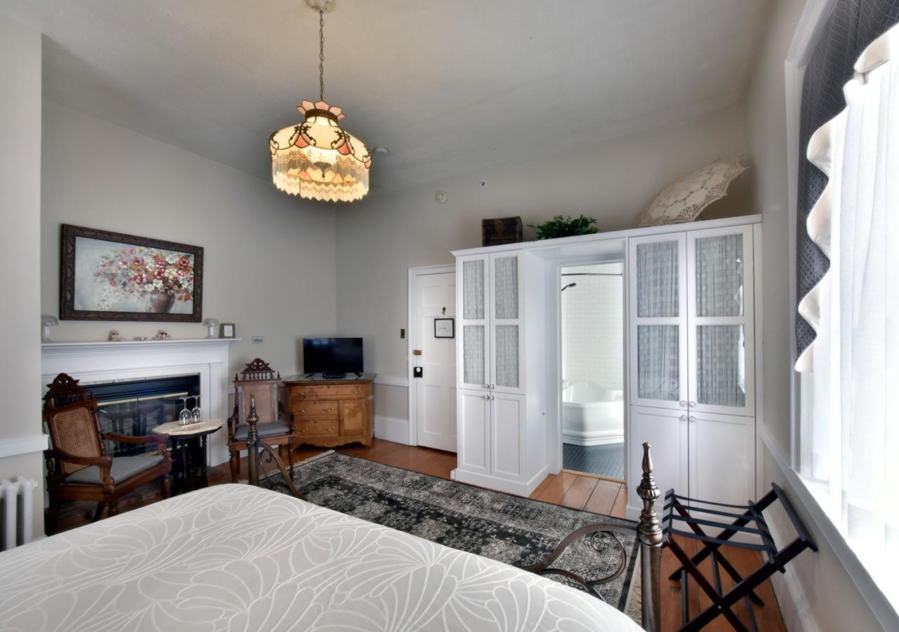 Brockamour Manor Bed And Breakfast Niagara-on-the-Lake Εξωτερικό φωτογραφία