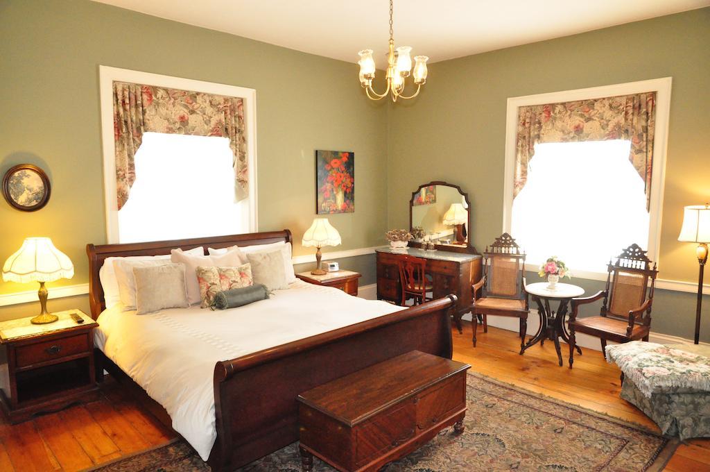 Brockamour Manor Bed And Breakfast Niagara-on-the-Lake Εξωτερικό φωτογραφία
