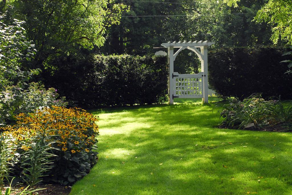 Brockamour Manor Bed And Breakfast Niagara-on-the-Lake Εξωτερικό φωτογραφία