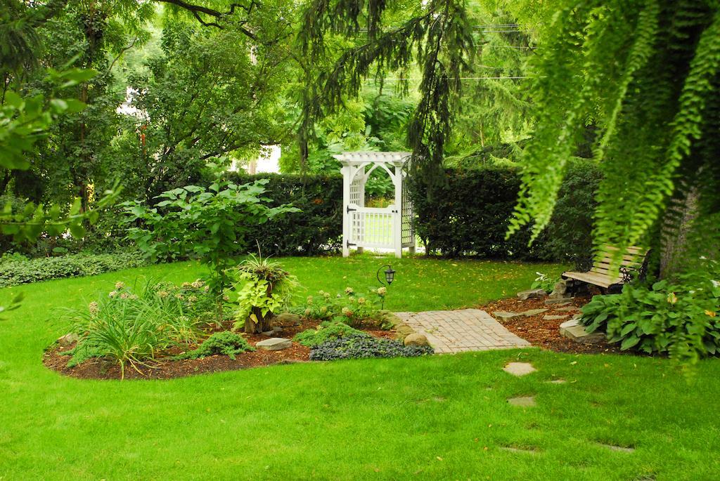Brockamour Manor Bed And Breakfast Niagara-on-the-Lake Εξωτερικό φωτογραφία