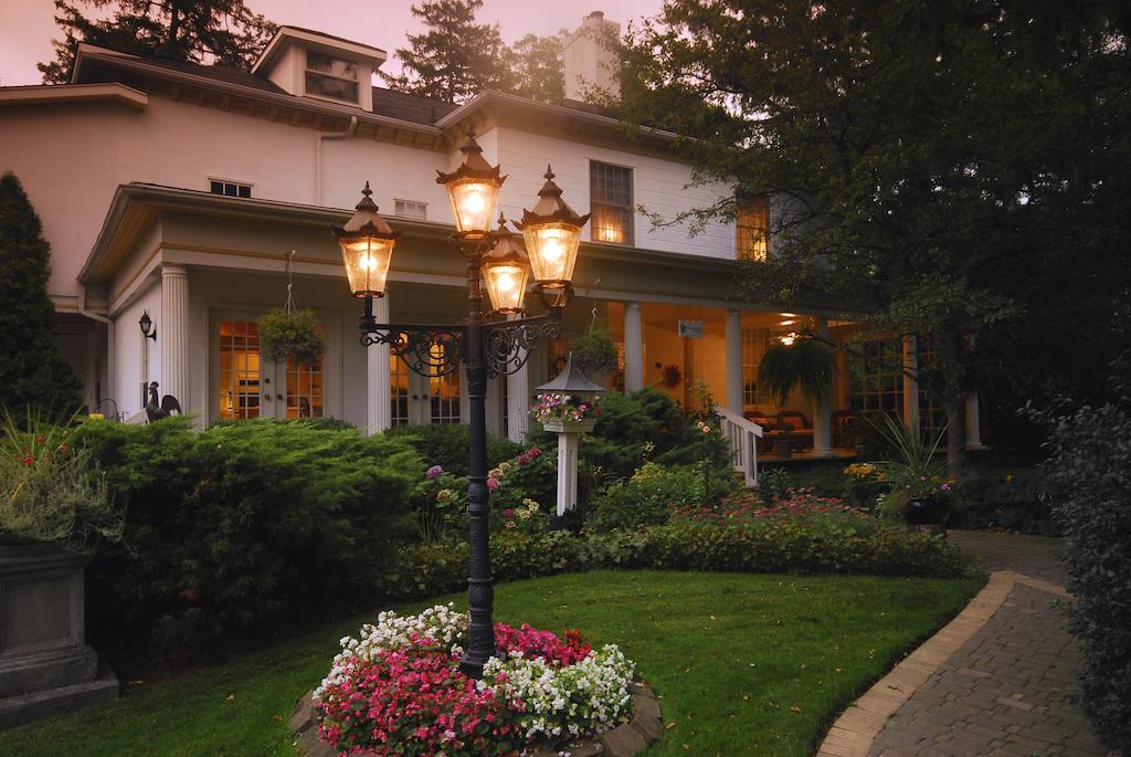 Brockamour Manor Bed And Breakfast Niagara-on-the-Lake Εξωτερικό φωτογραφία